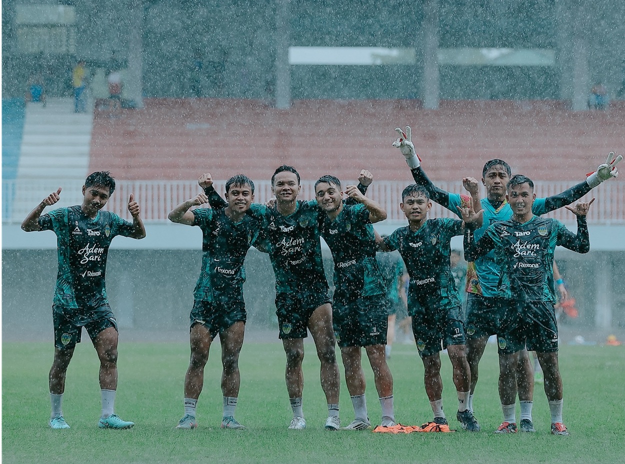 PSIM Jogja vs Dewa United